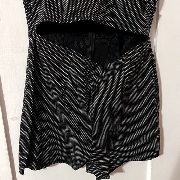 UO Midriff-Slit Romper - Picture 2 of 7